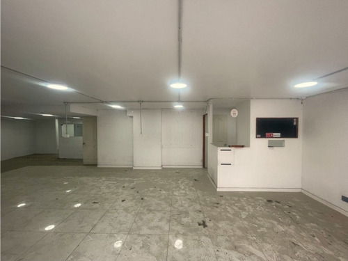 Arriendo Local Comercial De 122,10 M2, Vicuña Mackenna, Ñuñ