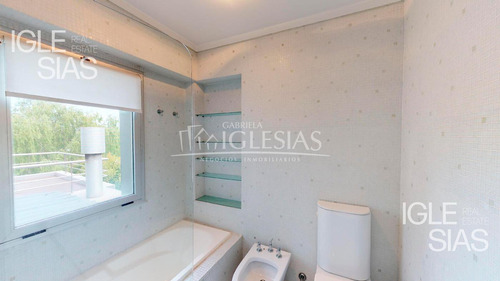Casa En Venta Al Lago Con 4 Dormitorios En Los Castores Nordelta