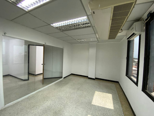 Imagen 9 de 10 de ¡alquiler! Oficina En Centro Empresarial Cristal (88 M2)