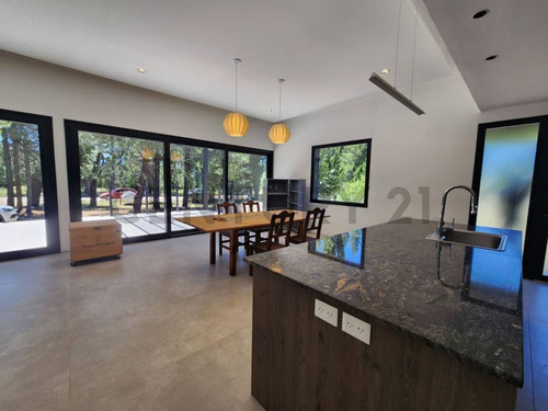 Casa En Venta - Bariloche- Club De Campo Dos Valles