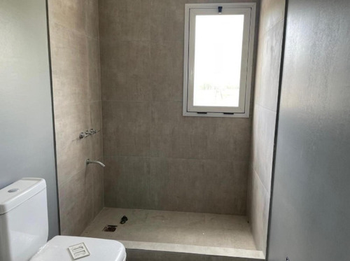 Dúplex En Venta - 2 Dormitorios 2 Baños - Cochera - 238mts2 - Pilar