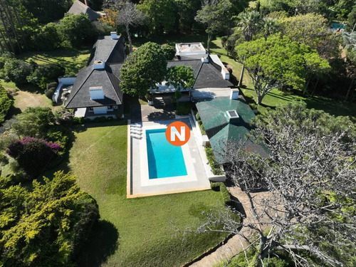 Residencia En Venta A Metros Del Mar En Solanas