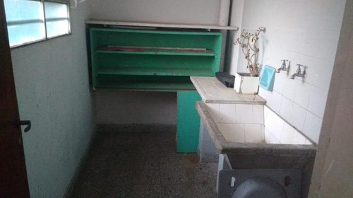 Imagen 9 de 12 de Local En Esquina Con Vivienda De 3 Ambientes, 3 Baños, Toilette,7 Despachos.