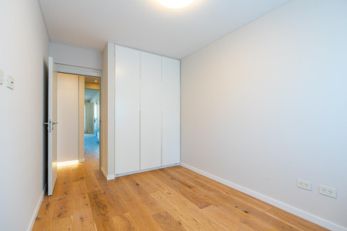 Departamento En Venta, Piso Exclusivo De 3 Dormitorios, Piso 6, Moreno 519 En Zona Rio