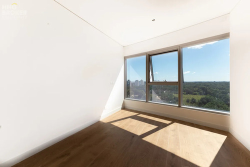 Apartamento De 2 Dormitorios En Trump Tower, Playa Brava, Punta Del Este.