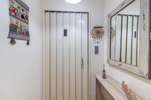 Venta. Tres Ambientes Con Dependencia. Barracas.