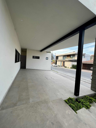 Imagen 3 de 30 de Casa En Fuentes Del Valle En Venta