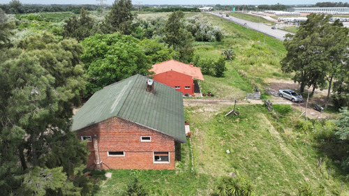 Venta Chacra 4 Dormitorios Colón Con Cochera