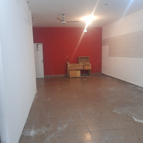 Imagen 2 de 13 de Local Con Posibilidad Vivienda