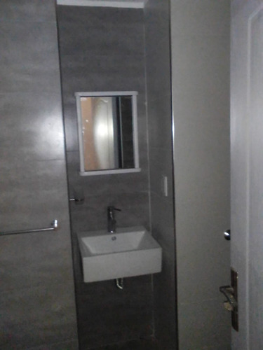 Imagen 3 de 9 de Monoambiente Grande Con Terraza Y Parrillero Todo Incluido