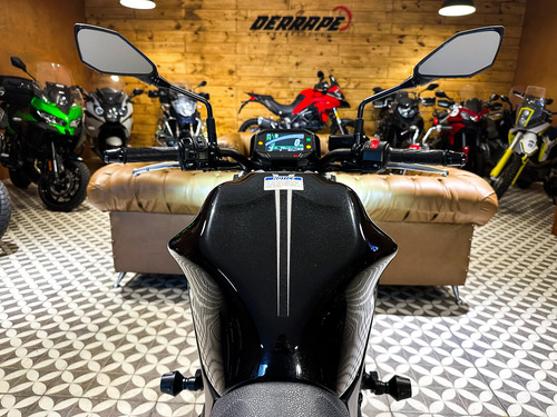 Kawasaki Z 650 (z650) *olivos* *impecable*