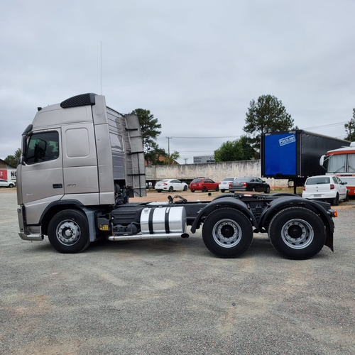 Imagem 9 de 25 de Caminhão Fh 460 Volvo 460 Cavalo 6x4 Traçado 2014 T. Alto