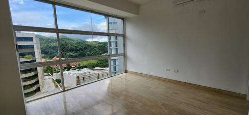 Alquiler Apartamento En Terrazas Del Country, Con Vista Al Campo De Golf