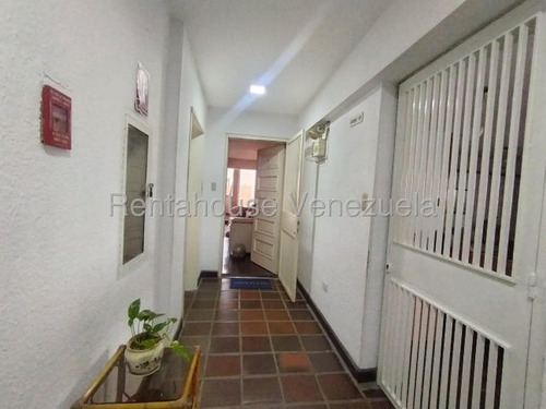 Valeria Chong Apartamento Venta Para Remodelar A Tu Gusto Barquisimeto Lara Zona Este El Parque Residencial Economico Codigo Inmobiliaria Rent-a-house 25-24629