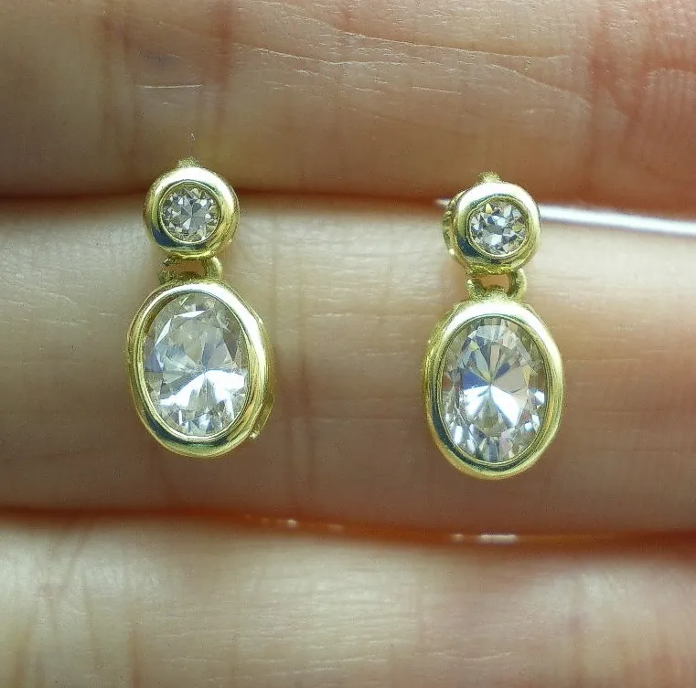 Par De Aros De Oro 18 Kt Y Zafiros Blancos
