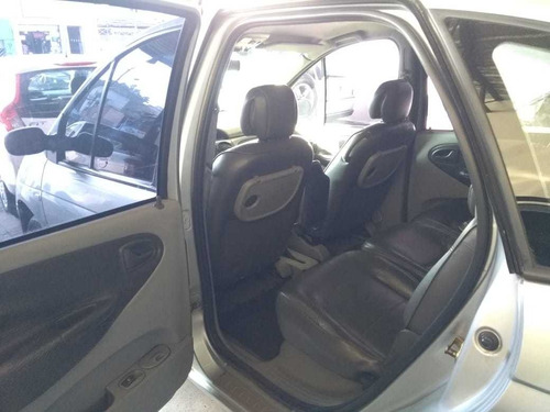 Imagem 8 de 9 de Renault Scenic 2005 1.6 16v Privilège Aut. 5p