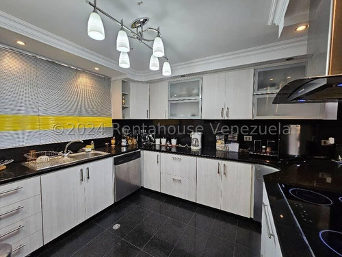 Casa Moderna En Venta Urb El Castaño Zona Privada Con Planta Electrica Y Piscina Se Vende Amoblada Kg:24-19915