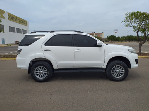 Toyota Fortuner 4x2 V6 4.0