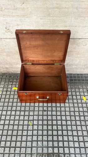 Baul Arcon Cofre En Madera Y Detalles En Bronce Marrron Baúl (Usado)