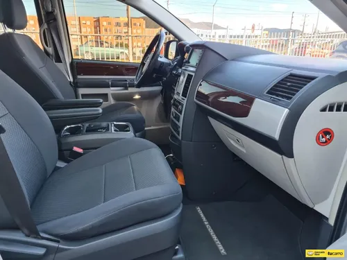 Chrysler Town & Country 3.8cc At Aa 4x2