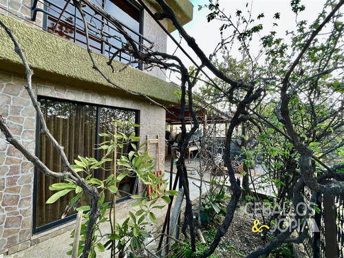 Casa En Venta De 7 Dorm. En Quilpué