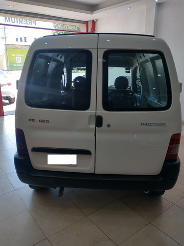 Imagen 2 de 6 de Peugeot Partner 2014 1.6 Hdi Furgon Presence Aa