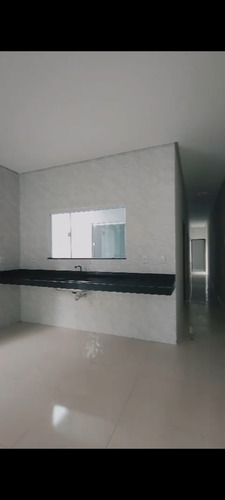 Casa Com 3 Quartos,1 Sendo Suite,banheiro Social,sala Conzin