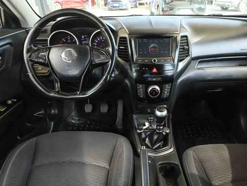 SsangYong XLV 4X2 1.6 MT DIESEL STD