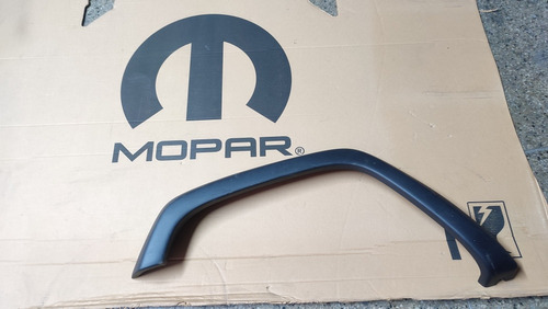 Buche Guardafango Del Izq Jeep Cherokee 96/01 Mopar 