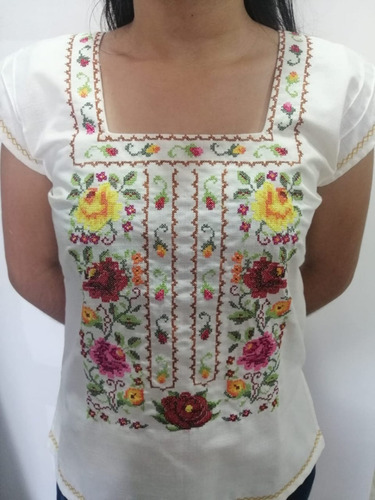 Imagen 2 de 7 de Blusa De Lino Pechera Hueso Mayakim