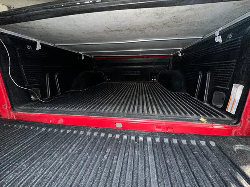 Nissan Doble Cabina + Platón 4x2 Modelo 2022. Único Dueño