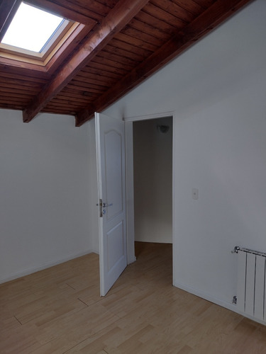 Imagen 16 de 25 de Venta Departamento Dúplex Centro Bariloche Con Vista Al Lago Y Cochera + Baulera, 3 Dormitorios, 3 Baños, 2 Balcones.