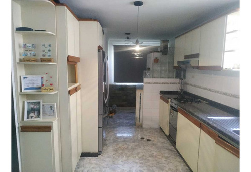 Apartamento En Venta Res. El Rincón Jgh-9004137