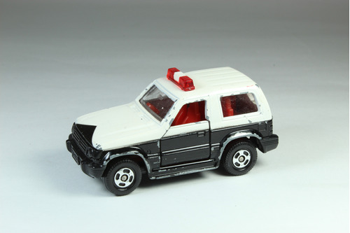 Tomica - Mitsubishi Pajero Patrol Car - Japan