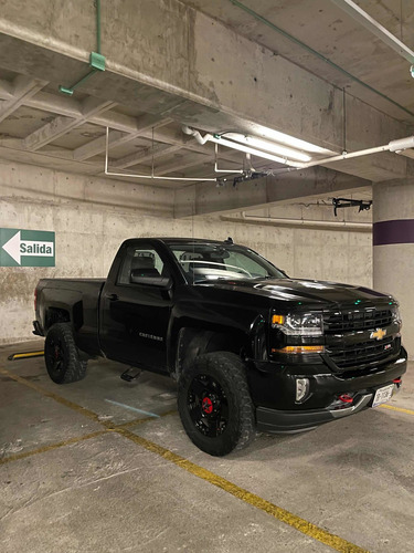 Imagen 3 de 12 de Chevrolet Cheyenne 2017 5.4 2500 Cab Reg Lt Z71 4x4 At