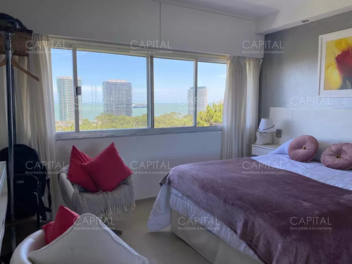 Apartamento De Un Dormitorio Con Vista Al Mar, Playa Mansa, Punta Del Este