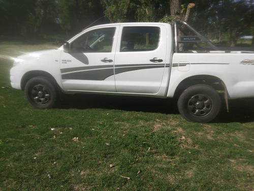 Toyota Hilux 2.5 Dx Cab Doble 4x4 (2009) 2011