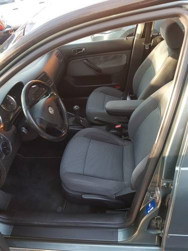 Volkswagen Golf 1.6 Advance