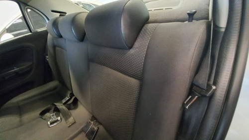 Imagem 8 de 8 de Volkswagen Voyage 1.6 Mi City 8v Flex 4p Manual