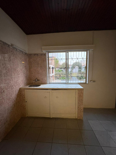 Alquiler De Casa Muy Segura A Pasos De Todos Los Servicios