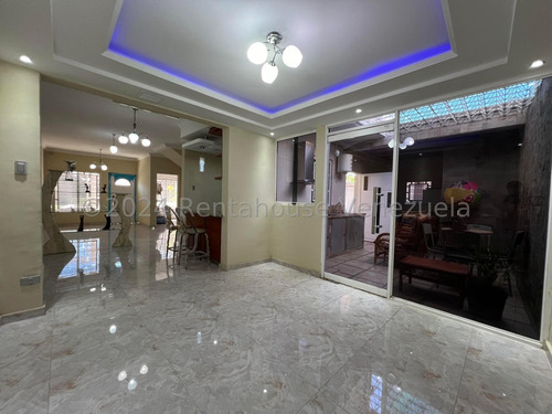 Ecl Espectacular Townhouse En Turmero 24-15517