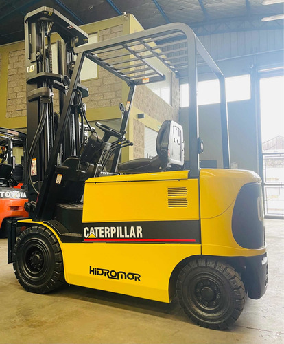 Imagen 3 de 8 de Caterpiller Electrico 2.5tn, Mastil 6.5mts, Desplazador