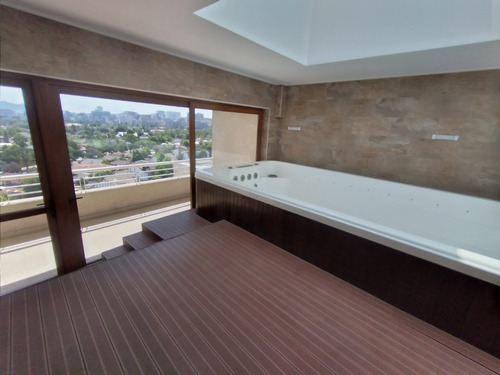 Venta, Excelente Depto A Pasos De Manquehue 4d / 4b