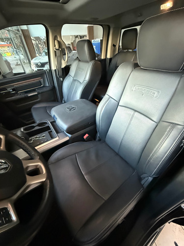 Dodge Ram 1500 Laramie 5.7 V8