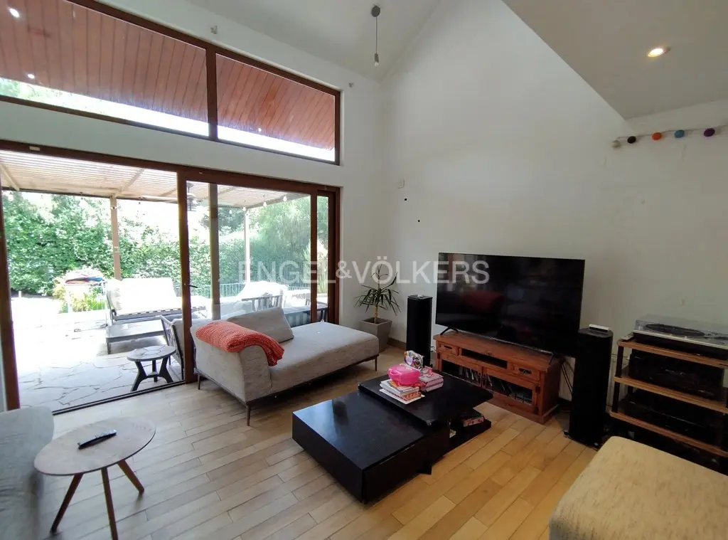 Imagen 2 de 12 de Exclusiva Casa Sólida En La Reserva, No Perimetral