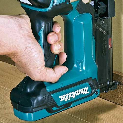 Clavadora Inalám.18v Clavos Alfiler S/batería Makita Dpt353z