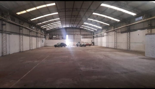 Imagen 2 de 3 de Importante Galpon En Venta