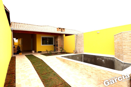 Imagem 1 de 15 de Casa Com 2 Dormitórios E Piscina Em Peruíbe - 6128 - 69863096