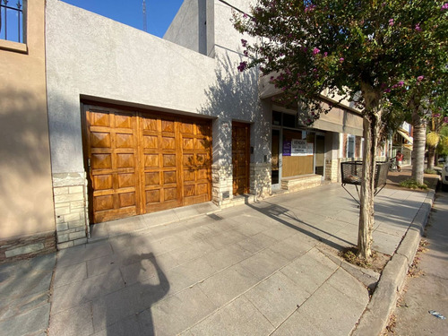 Casa En Venta En Lobos