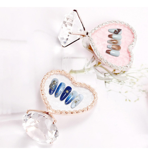 Z Paleta De Nail Art Com Prato De Mistura De Cores